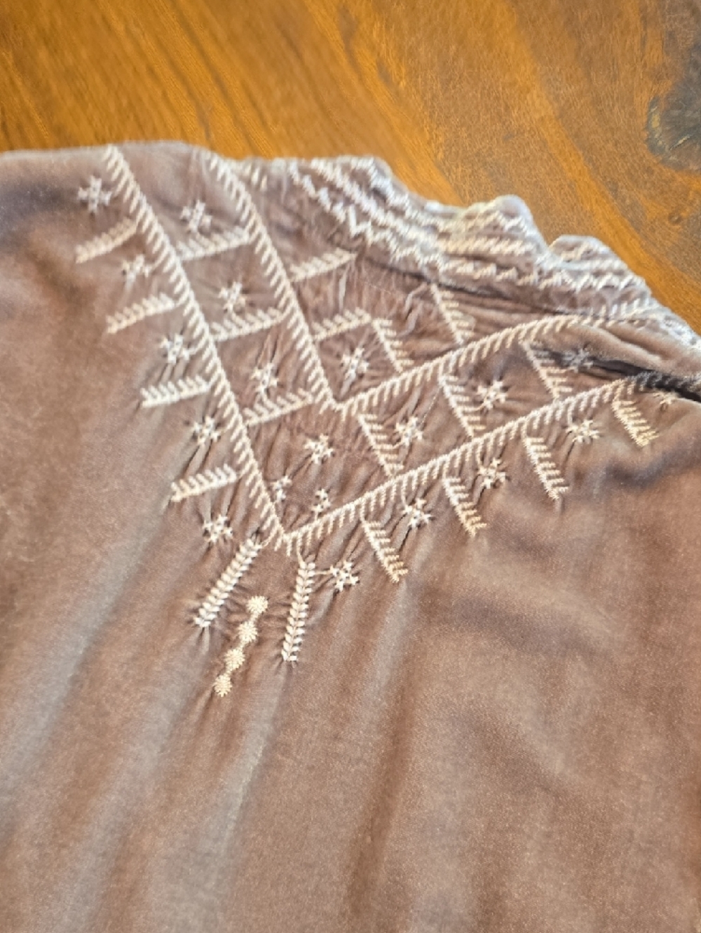 Gorgeous Johnny Was Taupe Velvet Embroidered Kimono - Picture 8 of 9